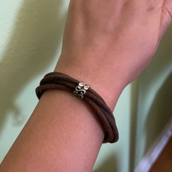 Silver and cloth anchor bracelet - Picture 3 of 5